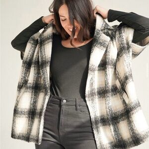 Carly Jean Los Angeles Jackson Sleeveless Coat